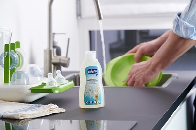 Chicco Sensitive čistič na fľaše a cumlíky 300ml