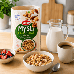 Müsli chrumkavé 3 orechy 750g Emco