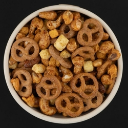 Syr, crunchy corn, oriešky, praclíky Mix hradného pána 230g Mixit